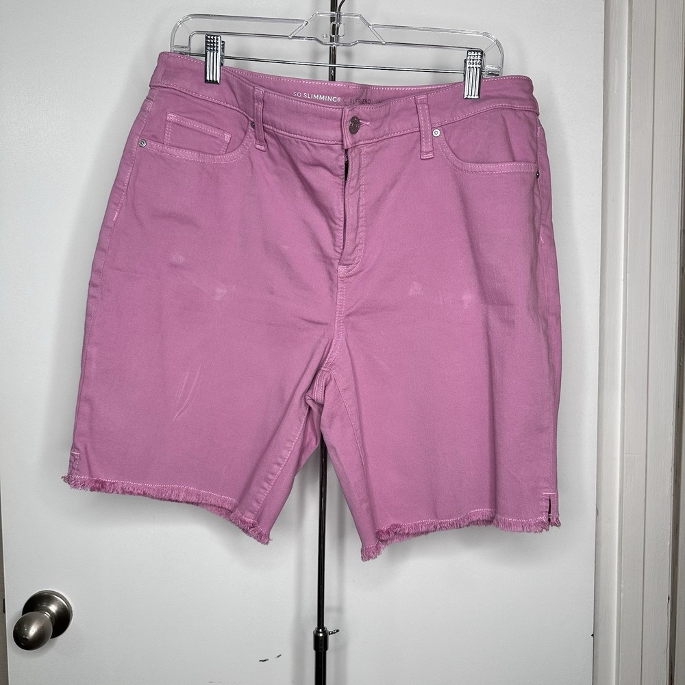 Chico's So Slimming Girlfriend Bermuda Denim Shorts Women's 4 Pink Medium Wash